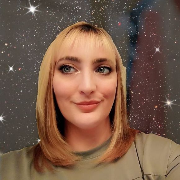 Meet your Posher, Erica - Picture 1 of 1